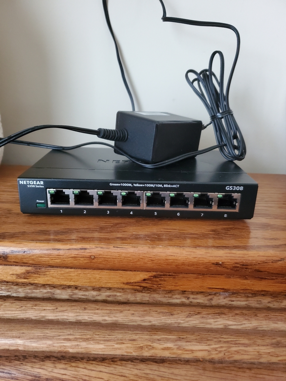 NETGEAR GS308 8-port Gigabit Ethernet unmanaged switch AS IS - Picture 5 of 11